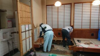 江戸川区店舗改修Y様邸　店舗内部の解体作業が始まりました👷