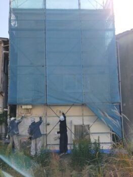 江戸川区外壁リフォームM様邸　外壁塗装進捗🏠