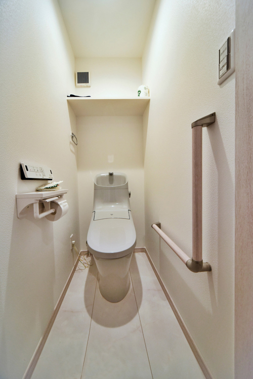 墨田区 手すりを付けて安心のトイレにリフォーム 墨田区 手すりを付けて安心のトイレにリフォーム